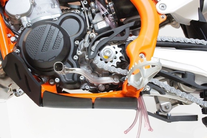 Cubrecárter AXP Xtrem HDPE Husqvarna 17-18 TC250-TX300 negro - Imagen 2