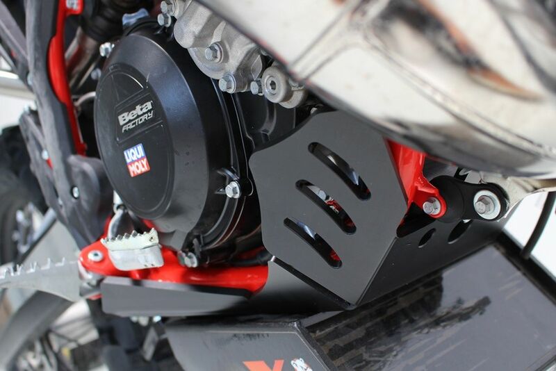 Cubrecárter AXP Xtrem HDPE Beta 20 250RR-300RR negro - Imagen 3
