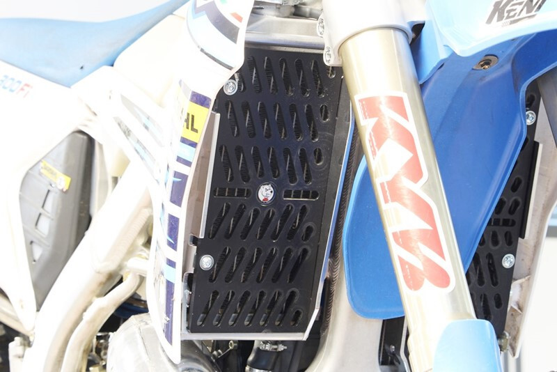 Protectores de radiador AXP Xtrem negro - TM Racing - Imagen 2