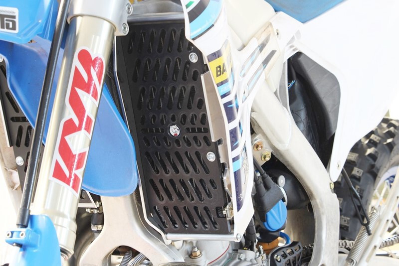 Protectores de radiador AXP Xtrem negro - TM Racing - Imagen 4