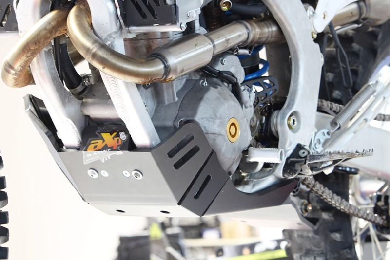 Cubrecárter AXP Xtrem negro - TM Racing EN250Fi/300Fi - Imagen 4