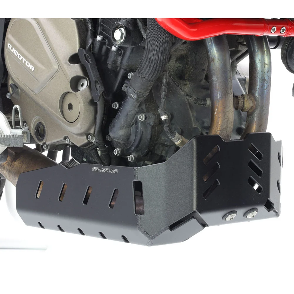 CUBRE CARTER CROSSPRO ALUMINIO QJ MOTOR SRT 700 X 23-24 NEGRO T -