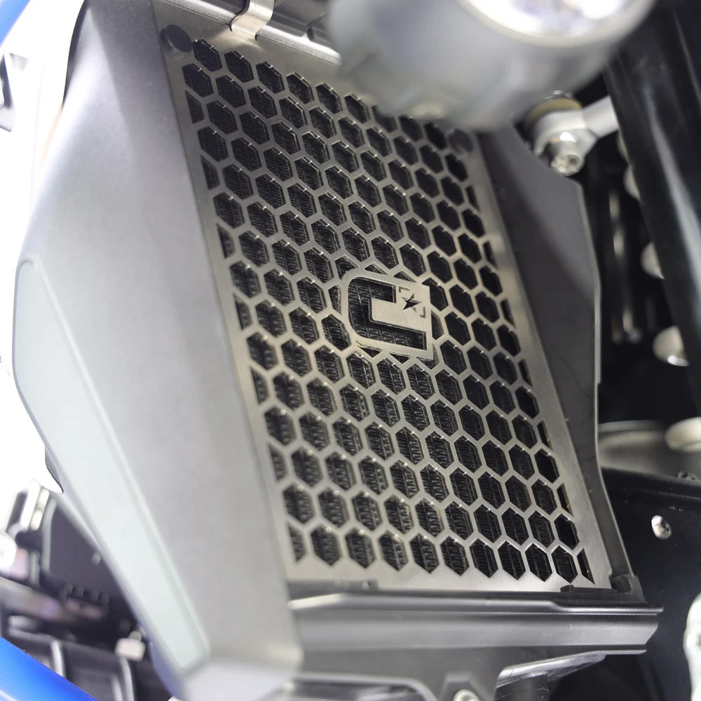 PROTECTOR RADIADOR CROSSPRO BMW R1300GS / TRIPLE BLACK / TROPHY 23-24 / ADV 25 PLATA -